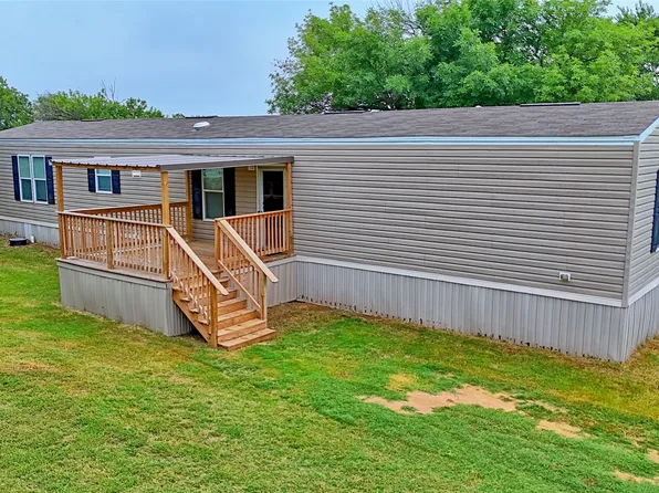 504 Fannin St, Nocona, TX 76255