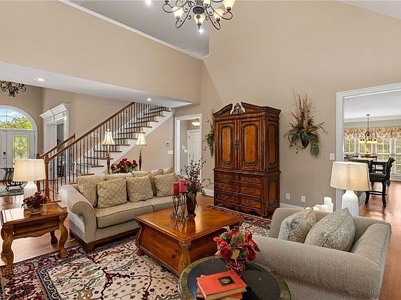 2nd image of 2511 Hillsdale Forest Ct