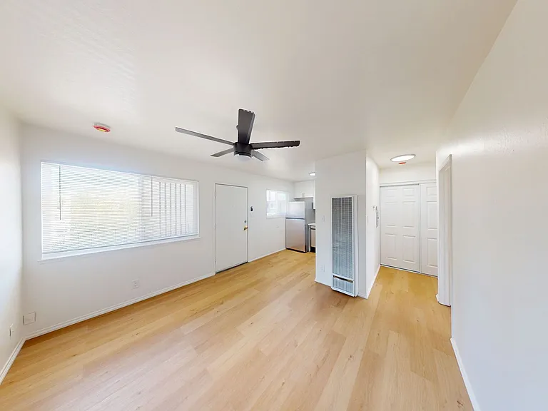 1520 Castro St — Photo 38