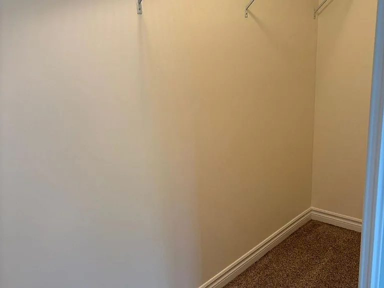 10.5 Dufferin St #16 — Photo 21