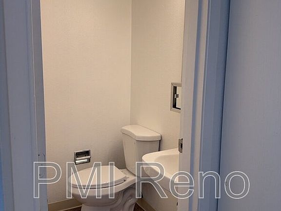 5th image of 1424 E 9th St Unit 6