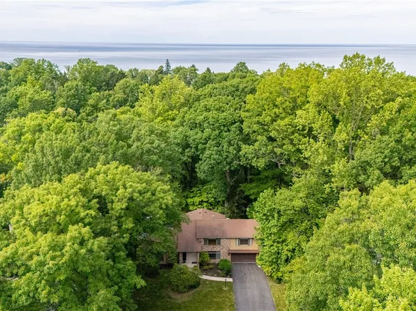 17 Tuliptree Ln, Rochester, NY 14617