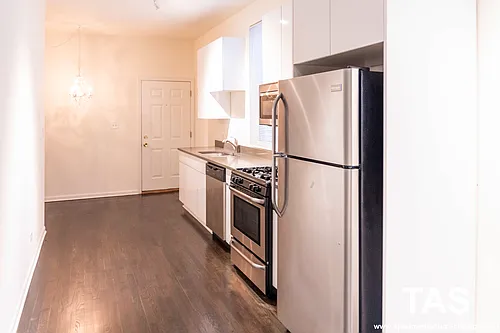 2438.5 N Ashland Ave #1R Photo 1