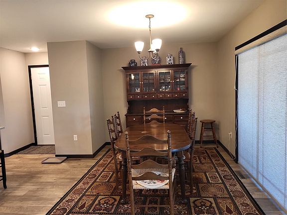 5th image of 1603 Petrus Dr NE