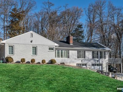 32 Brookside Dr, Upper Saddle River, NJ, 07458