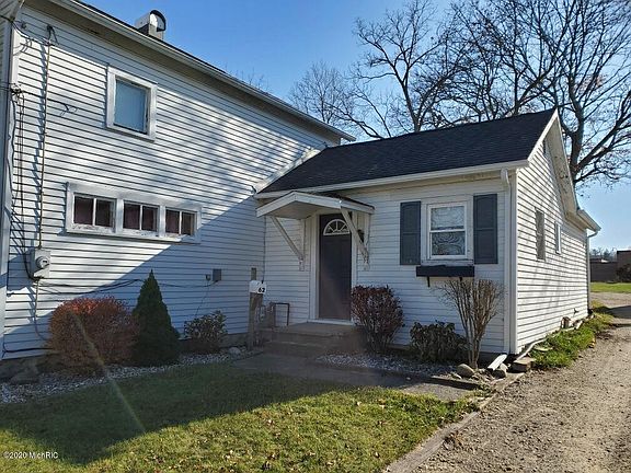 4th image of 62 W Bacon St