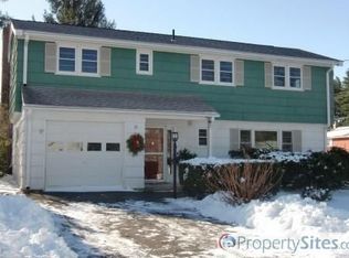 33 Fowler Dr, West Hartford, CT 06110