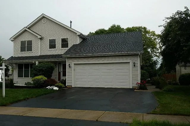 685 Stuart Dr photo 1