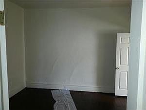 3rd image of 1126A Ferry St