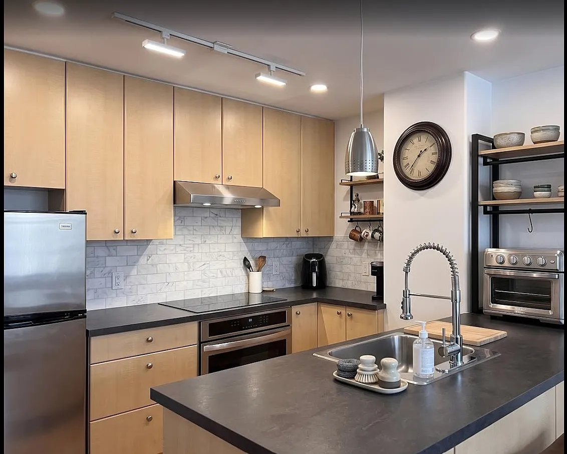 1 bed, 450 sqft, $2,400 — Photo 4