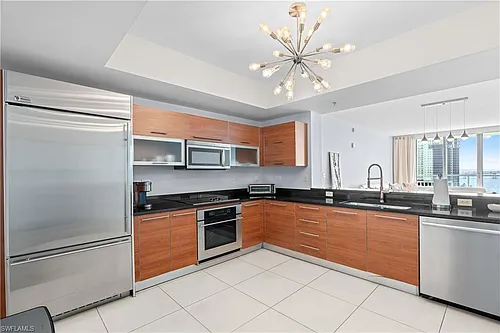 3000 Oasis Grand Blvd Photo 1