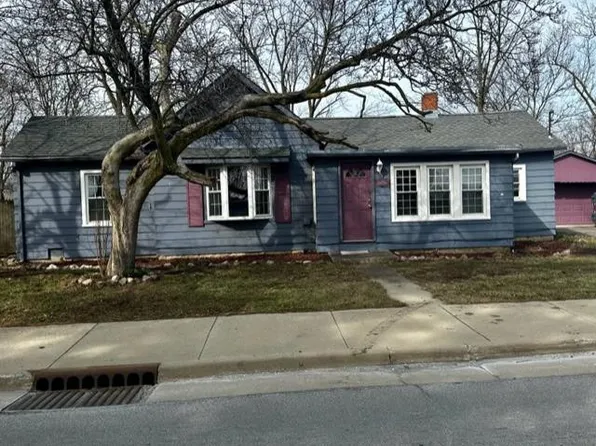 303 E Sigler St, Hebron, IN 46341