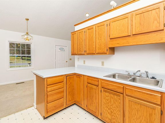5th image of 3460 Dawn Dr