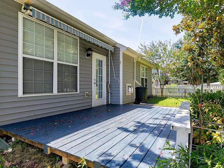 412 Cline Falls Dr — Photo 26
