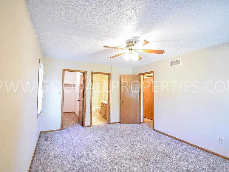 1104 Prairie View Dr — Photo 22