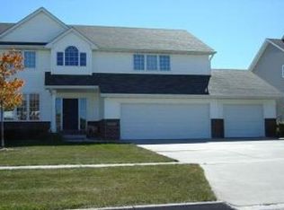 6888 Dakota Dr, West Des Moines, IA 50266