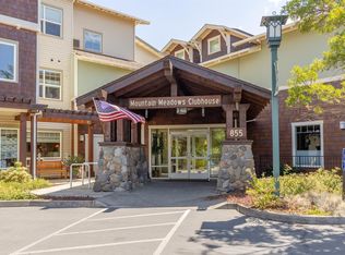 943 Mountain Meadows Cir, Ashland, OR 97520