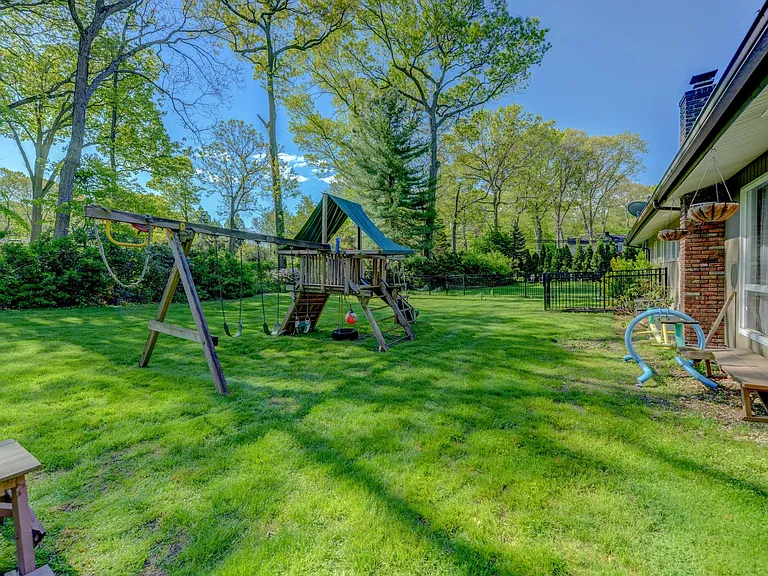 20 Cherry Ln — Photo 8