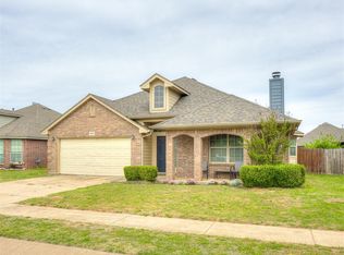 9945 SW 23rd St, Yukon, OK 73099