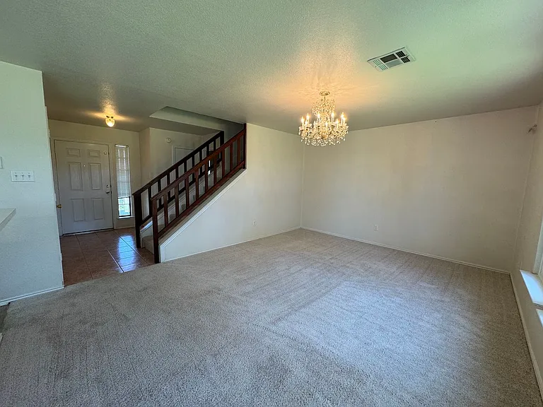 1204 Bristol Dr — Photo 6