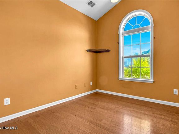 5th image of 1505 Idlewood Court