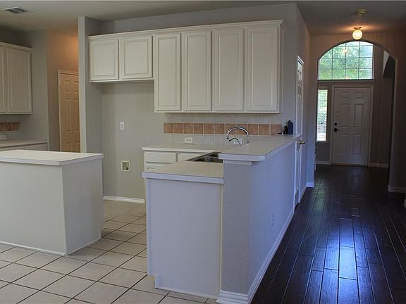 4th image of 4429 Waskom Dr