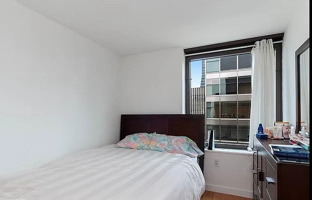 Rented by AVENUE 8 INC | media 14