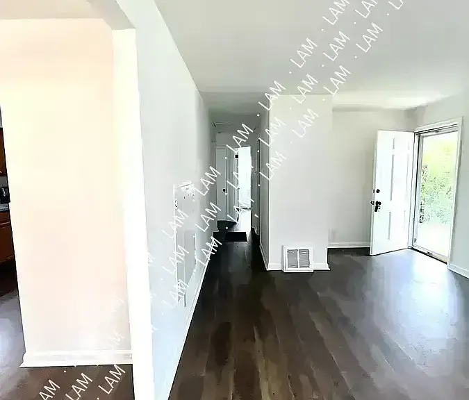650 Norton Ave — Photo 6