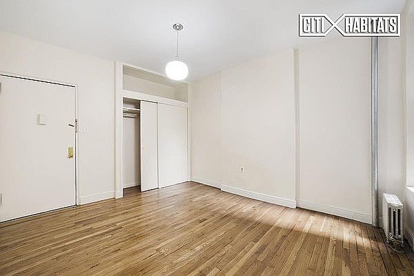 1st image of 448 W 55th St #A4