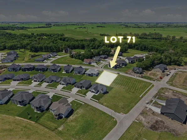 17208 Springbrook Trl, Waukee, IA 50263