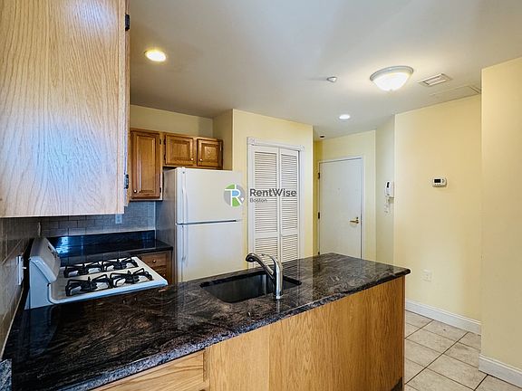 2nd image of 90 Westland Ave #511