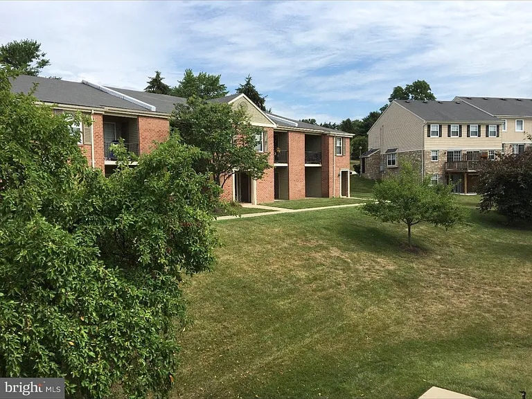 24 Hastings Dr #24 — Photo 8