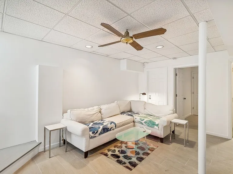 323 Marine Blvd — Photo 20