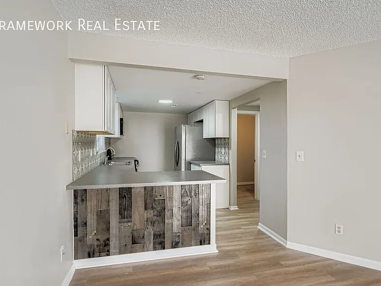 141 E Longs Peak Ave — Photo 5
