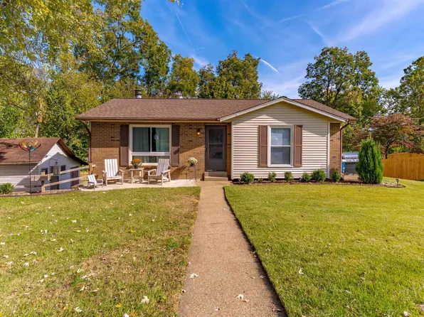 6833 Concord Dr, Newburgh, IN 47630