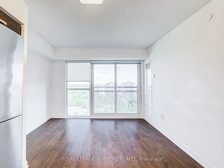 275 Village Green Sq #1920 — Photo 14