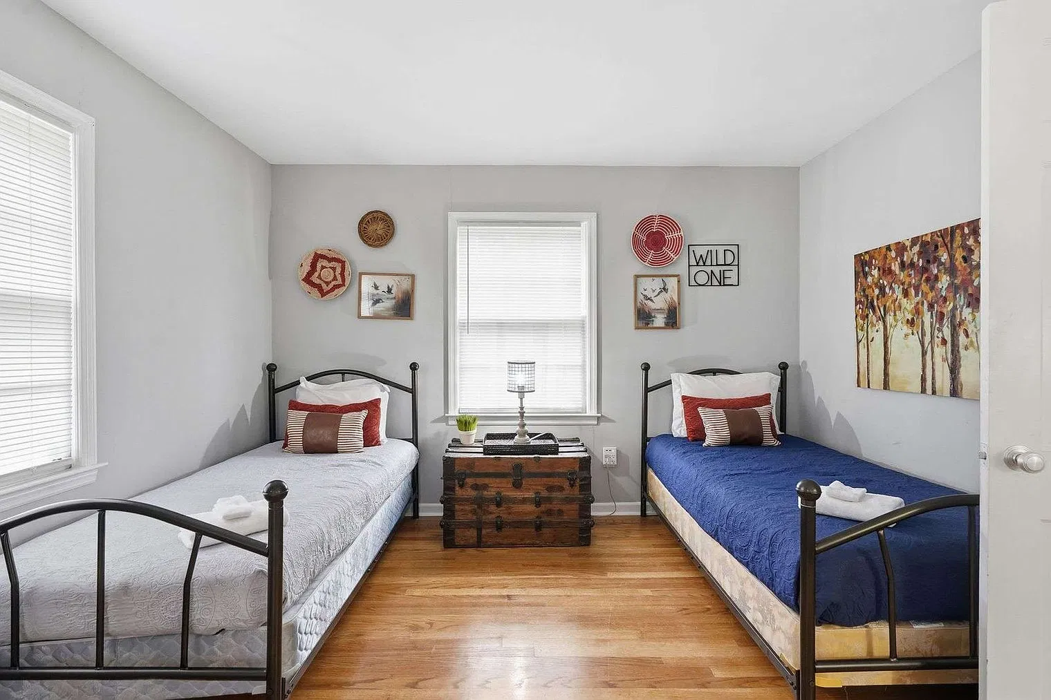 11 bed, 6.0 bath, 1894 sqft, $18,296 — Photo 3
