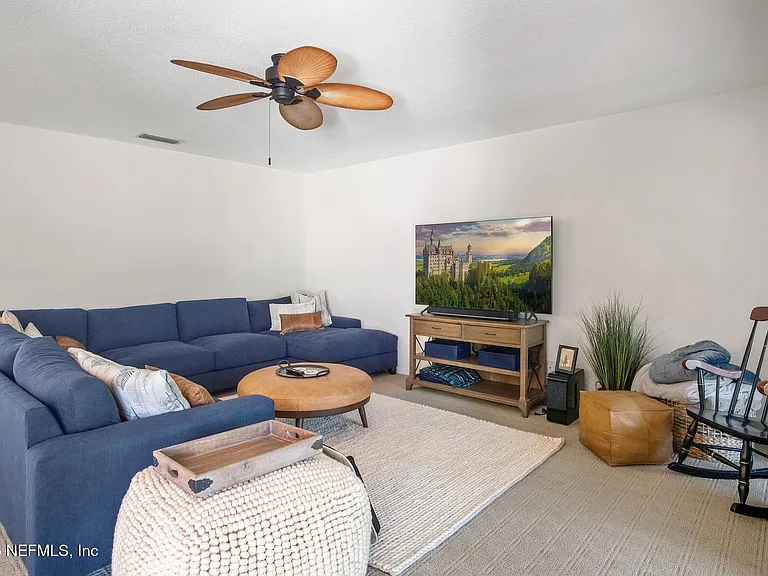8012 Hollyridge Rd #17U — Photo 7