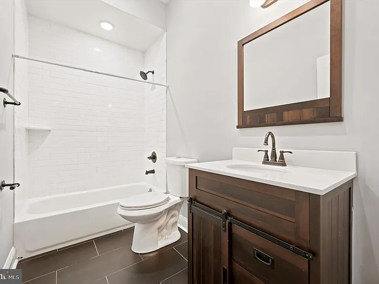 3220 W Diamond St #2 — Photo 17