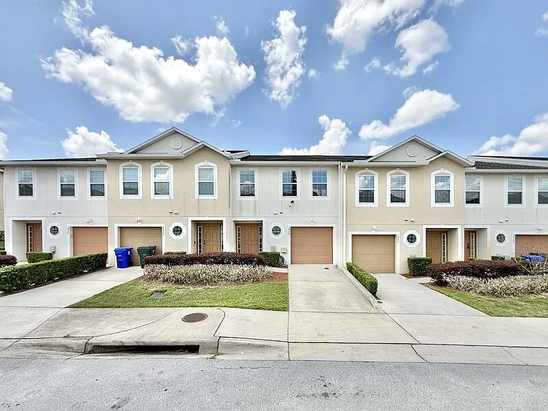 Building Photo - 3824 Exeter Ln #1