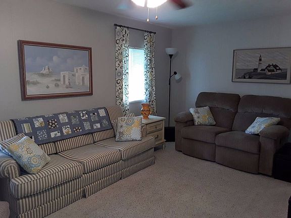 5th image of 121 Lake Dell Dr