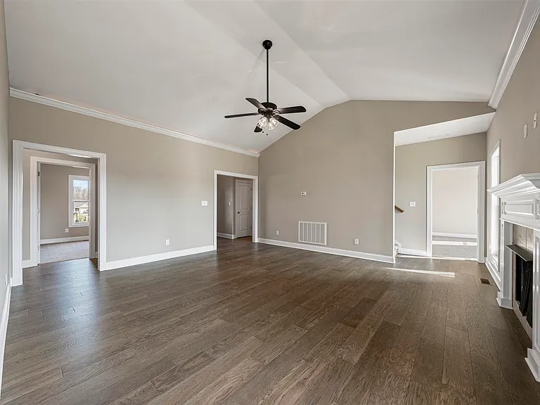 457 Adalynn Cir — Photo 5