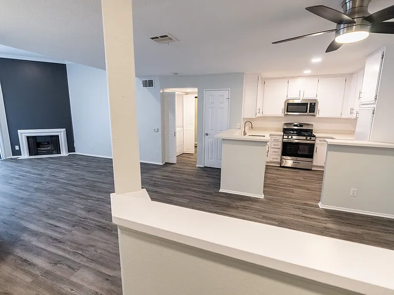 5235 Kester Ave — Photo 89
