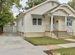 216 N Pioneer Ave, Lyons, KS 67554