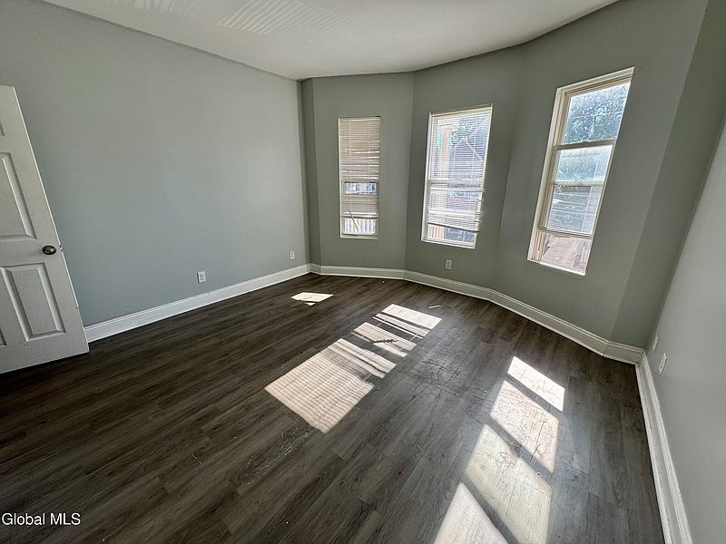 5th image of 8-16 Swan Street