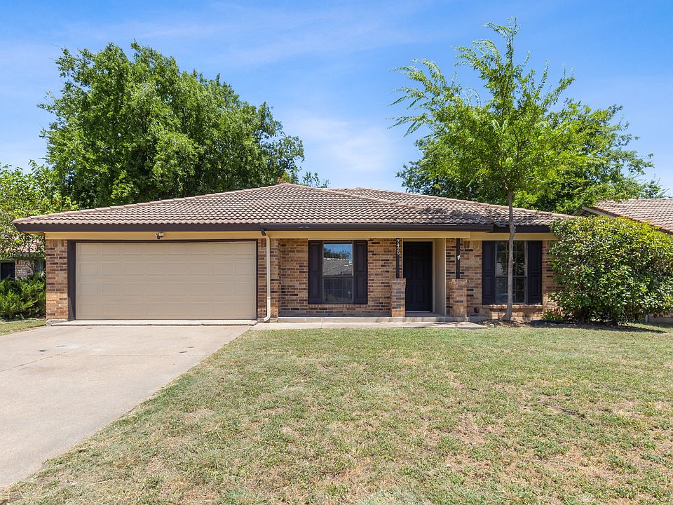 1st image of 7429 Meadow Creek Dr