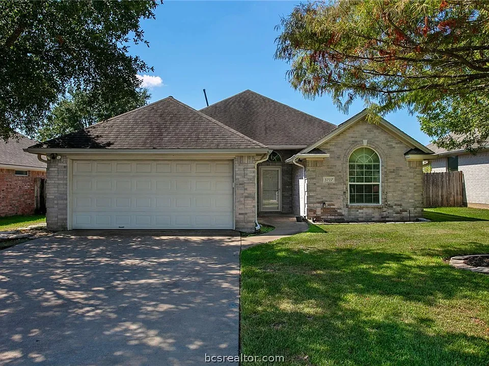 3707 Essen Loop