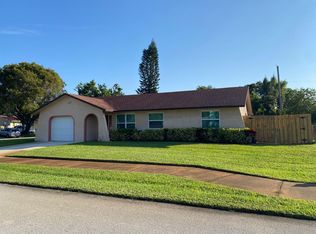 6698 Venetian Dr, Lake Worth, FL 33462