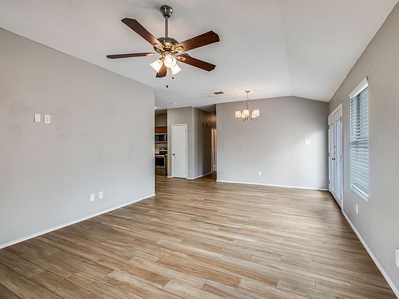 4th image of 732 River Garden Dr