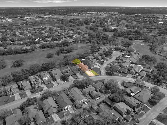 2nd image of 2900 Broadmoor Dr